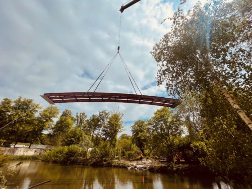 POSE DE LA PASSERELLE AU PARC DU CHÂTEAU 4